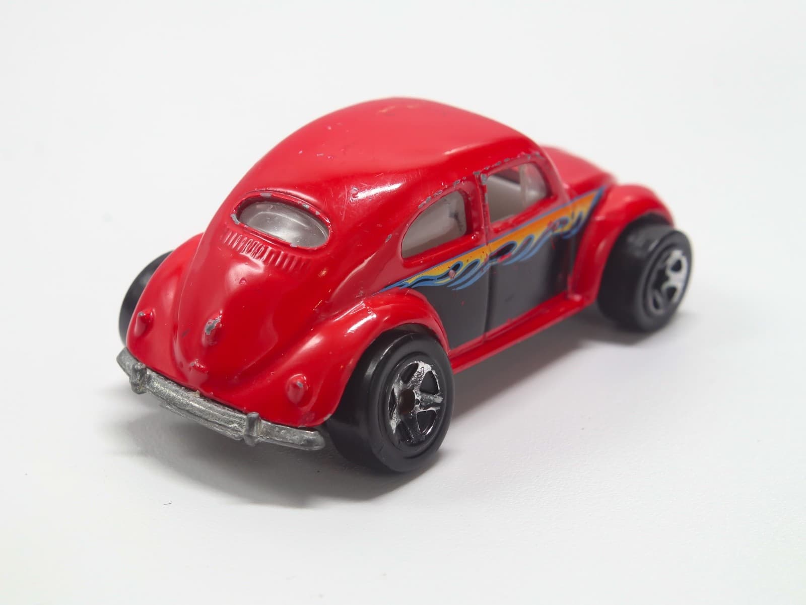 Hot Wheels Classics ~ 1988 VOLKSWAGEN BEETLE ~ Flames Diecast 1:64 - Thumbnail 6