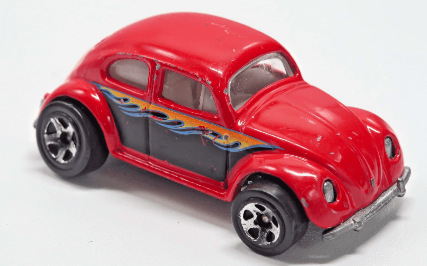 Hot Wheels Classics ~ 1988 VOLKSWAGEN BEETLE ~ Flames Diecast 1:64