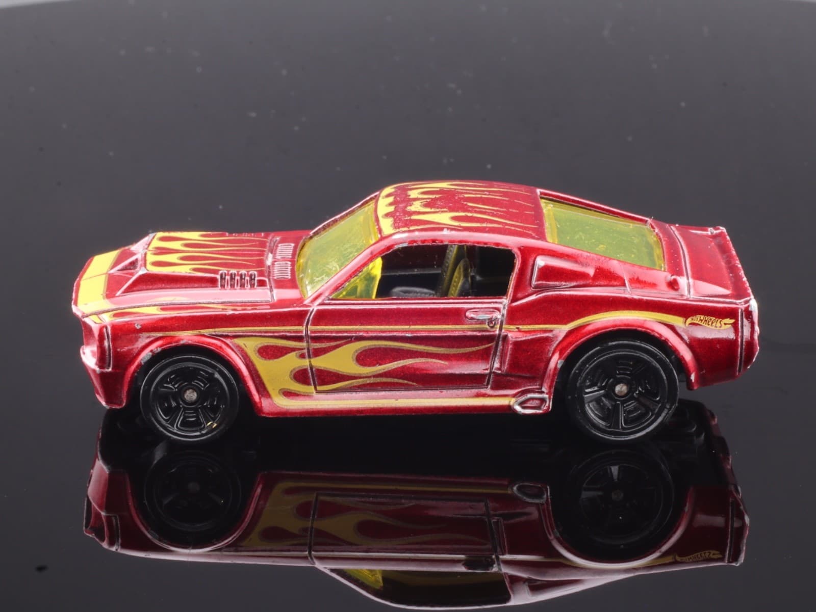 2019 Hot Wheels Flames ~ 1967 SHELBY GT-500 (10/10) ~ Collector # 33/250 - Thumbnail 3