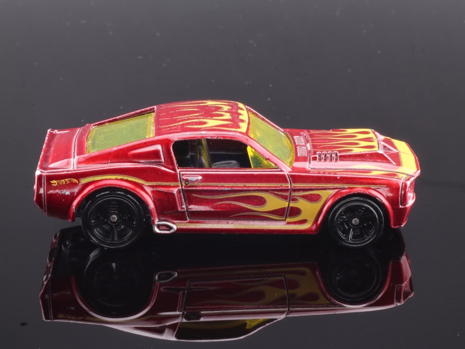 2019 Hot Wheels Flames ~ 1967 SHELBY GT-500 (10/10) ~ Collector # 33/250 - Thumbnail 2