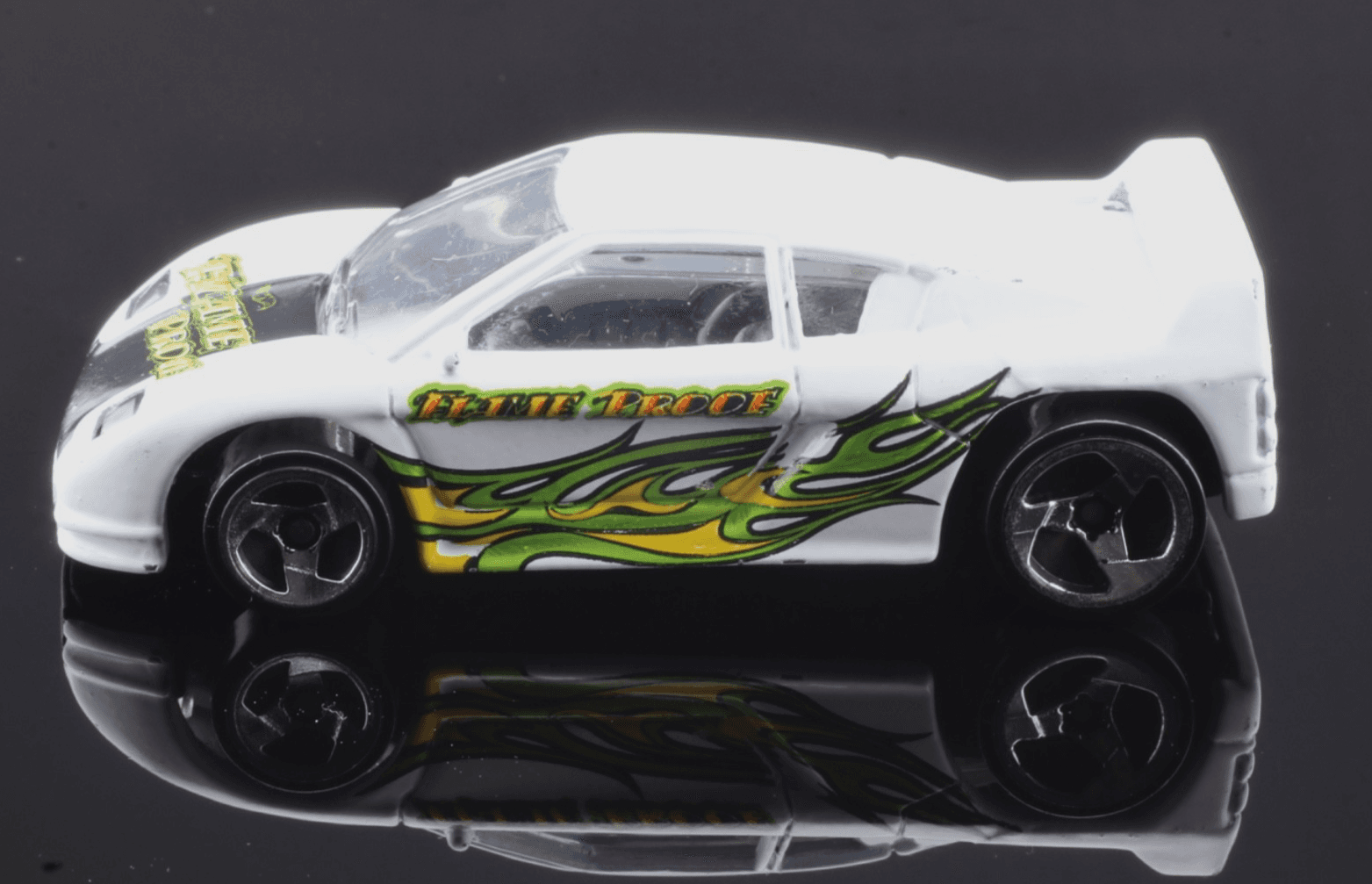 VINTAGE 1990 Hot Wheels ~ ZENDER FACT 4 ~ White / Green Flame Diecast 1:64 - Thumbnail 10