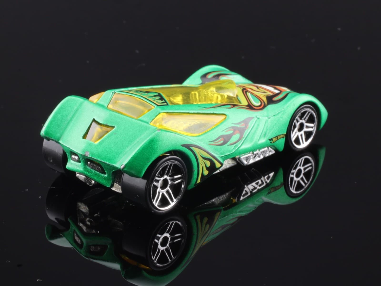 2002 Hot Wheels Race World Cave ~ SINISTRA ~ 1/64 Diecast Car - Thumbnail 5