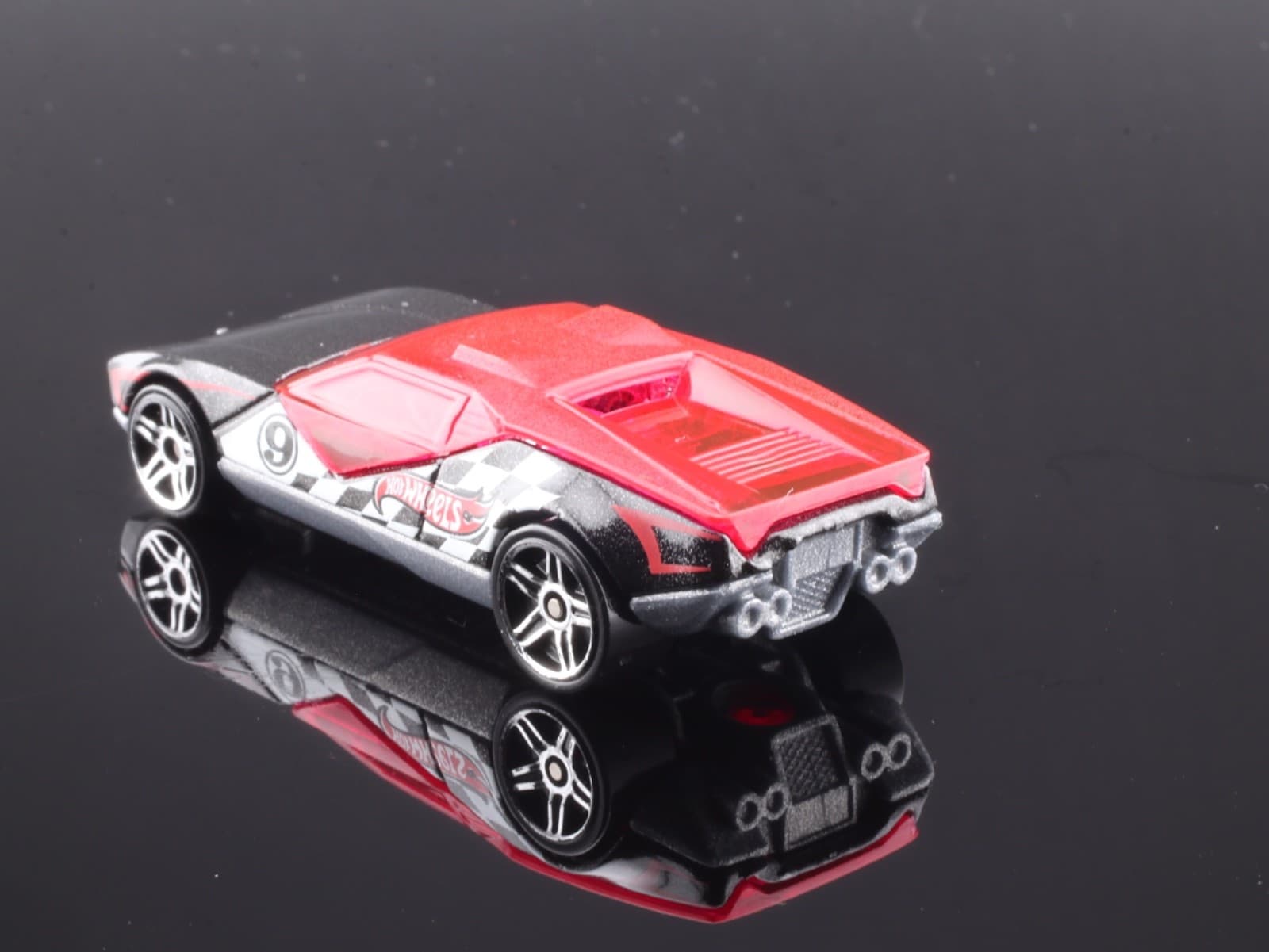 2011 Hot Wheels Track Stars Series ~ LA FASTA (12/15) ~ Collector # 77/244 1:64 - Thumbnail 4