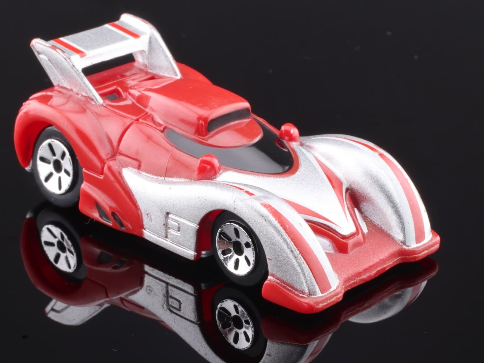 Maisto ~ MCG-64 ADVENTURE FORCE RACE ~ Diecast 1:64