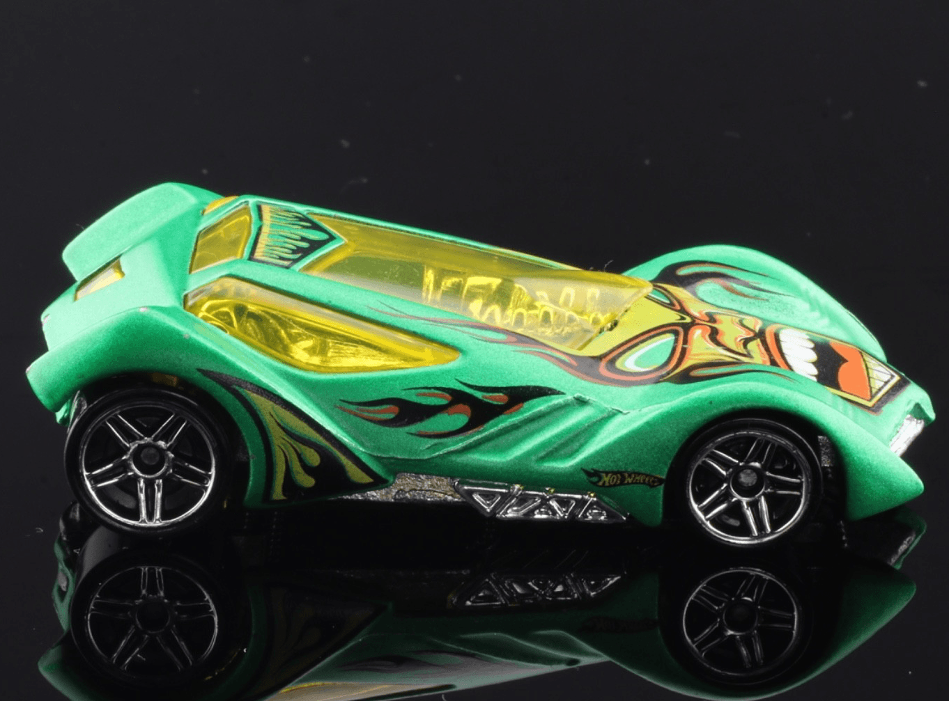 2002 Hot Wheels Race World Cave ~ SINISTRA ~ 1/64 Diecast Car - Thumbnail 2