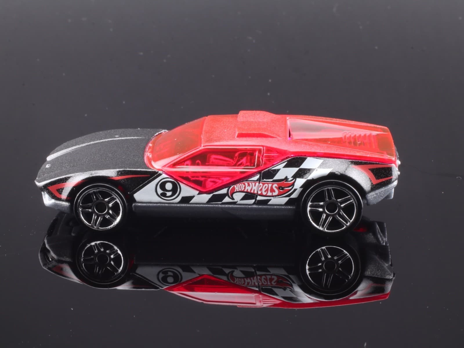 2011 Hot Wheels Track Stars Series ~ LA FASTA (12/15) ~ Collector # 77/244 1:64 - Thumbnail 3