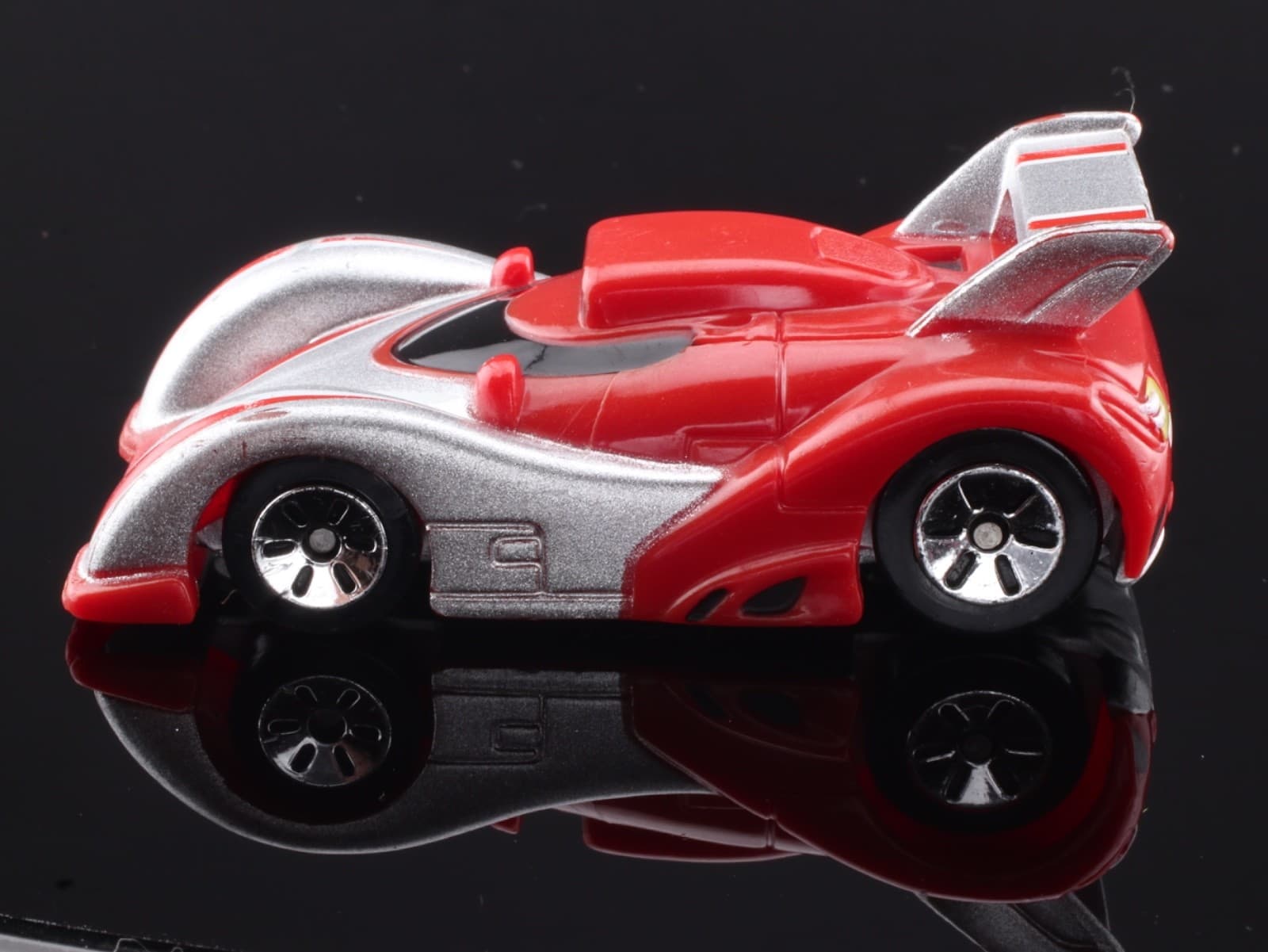 Maisto ~ MCG-64 ADVENTURE FORCE RACE ~ Diecast 1:64 - Thumbnail 3