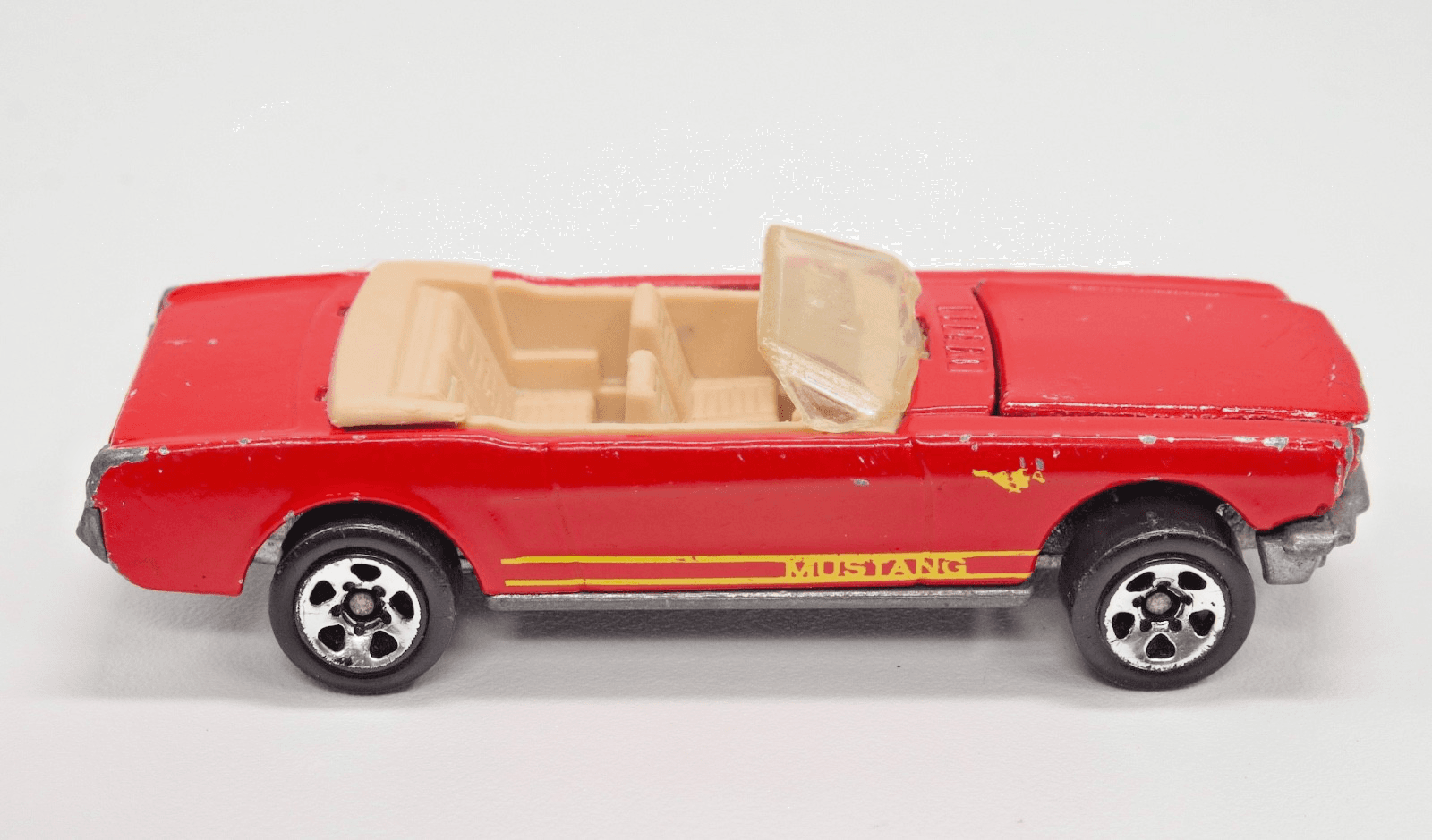 VINTAGE...Hot Wheels ~ 1965 FORD MUSTANG CONVERTIBLE ~ Red 1/64 Diecast - Thumbnail 3
