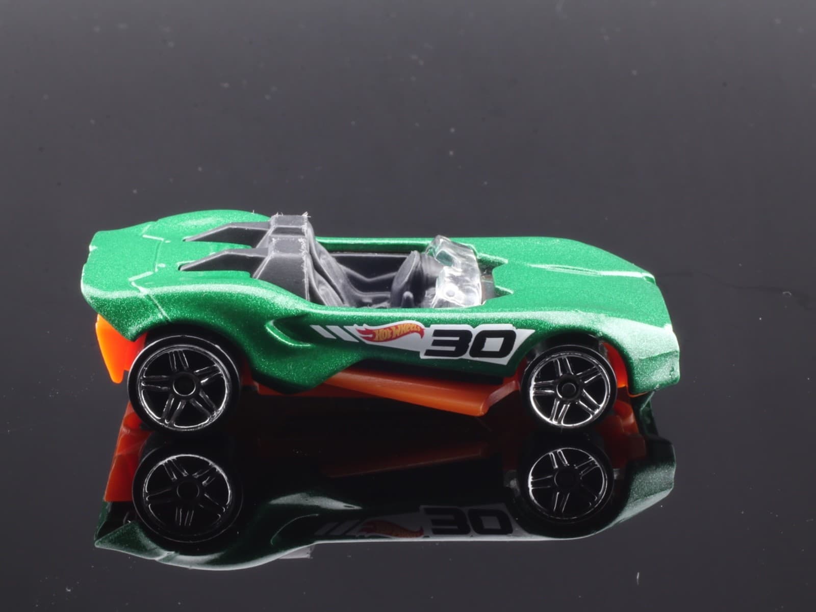 2017 Hot Wheels Fan Stands Series ~ CARBONIC ~ Loose 1:64 Diecast Toy Car - Thumbnail 2