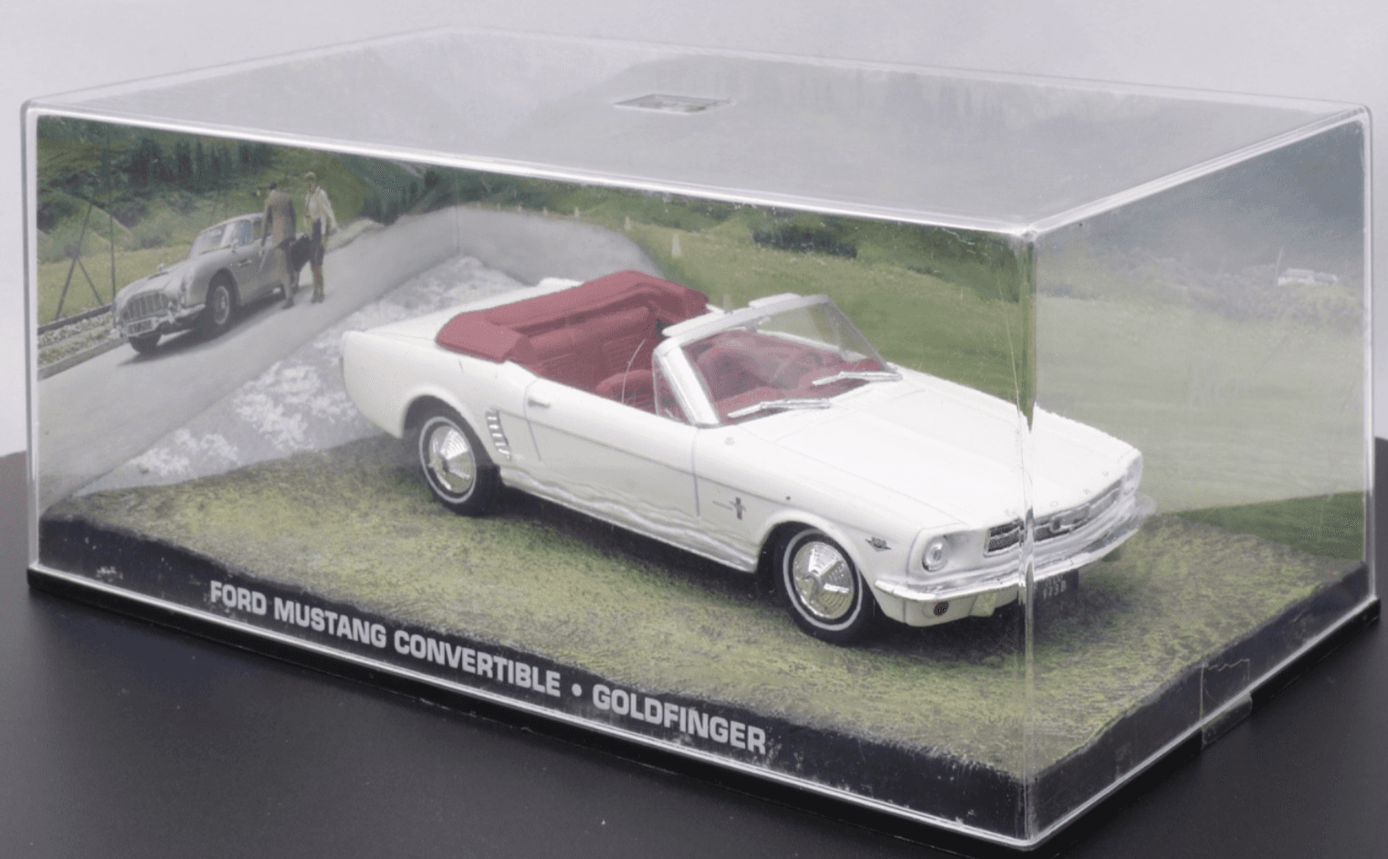FORD MUSTANG CONVERTIBLE ~ GOLDFINGER / JAMES BOND 007 CAR 1/43