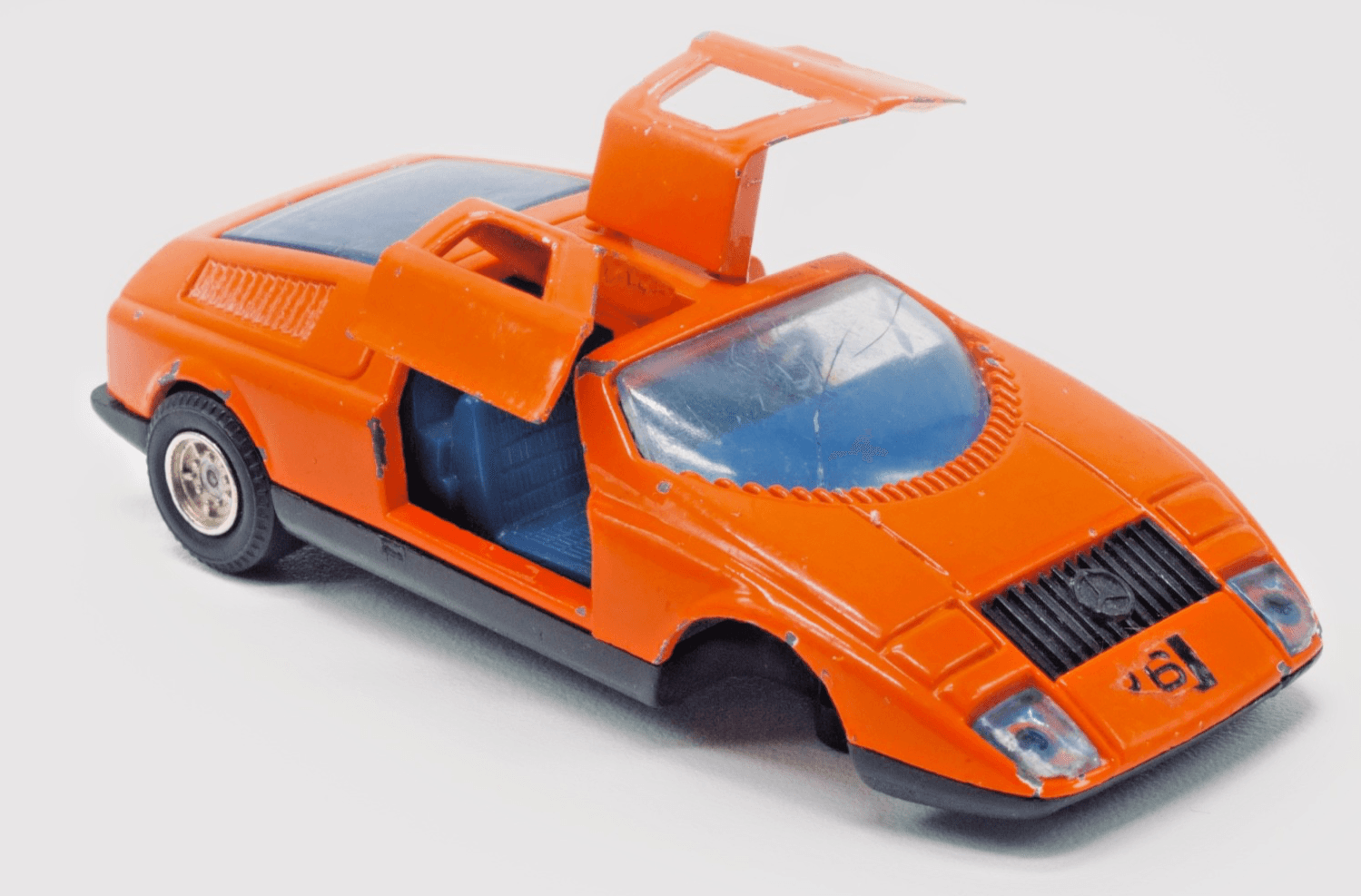 Shinsei ~ 1970 MERCEDES BENZ C111 388 ~ 1/53 Diecast Orange Whizzwheels - Thumbnail 6
