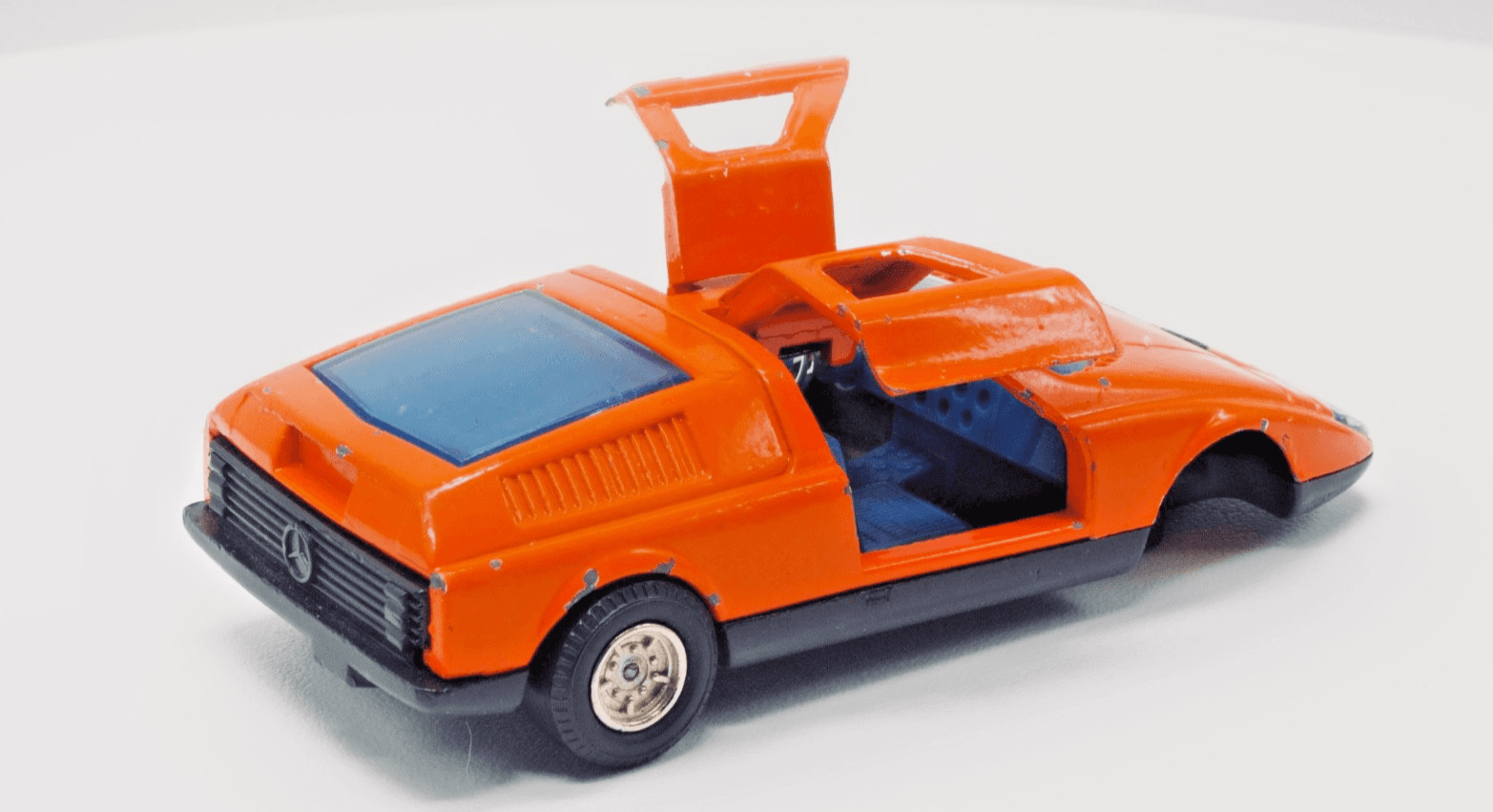 Shinsei ~ 1970 MERCEDES BENZ C111 388 ~ 1/53 Diecast Orange Whizzwheels - Thumbnail 5