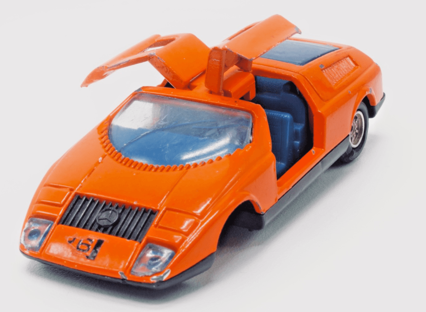 Shinsei ~ 1970 MERCEDES BENZ C111 388 ~ 1/53 Diecast Orange Whizzwheels - Thumbnail 7