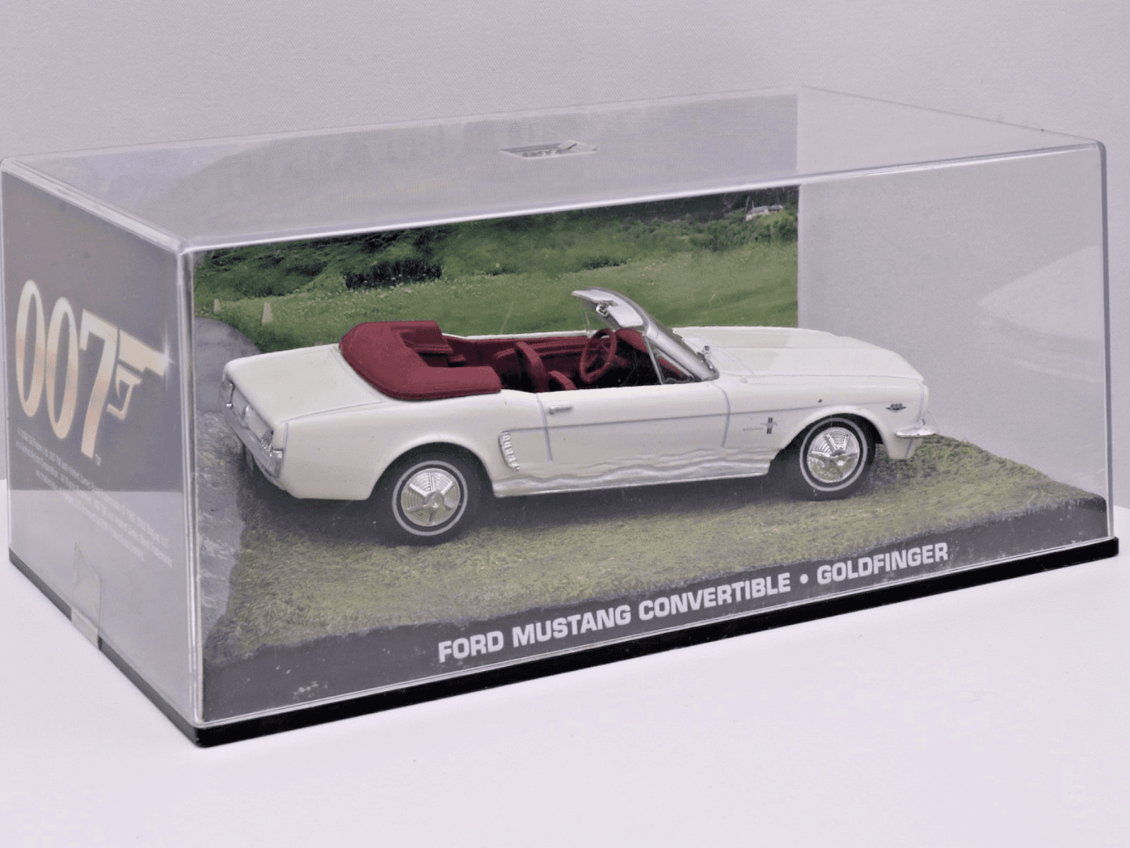 FORD MUSTANG CONVERTIBLE ~ GOLDFINGER / JAMES BOND 007 CAR 1/43 - Thumbnail 2