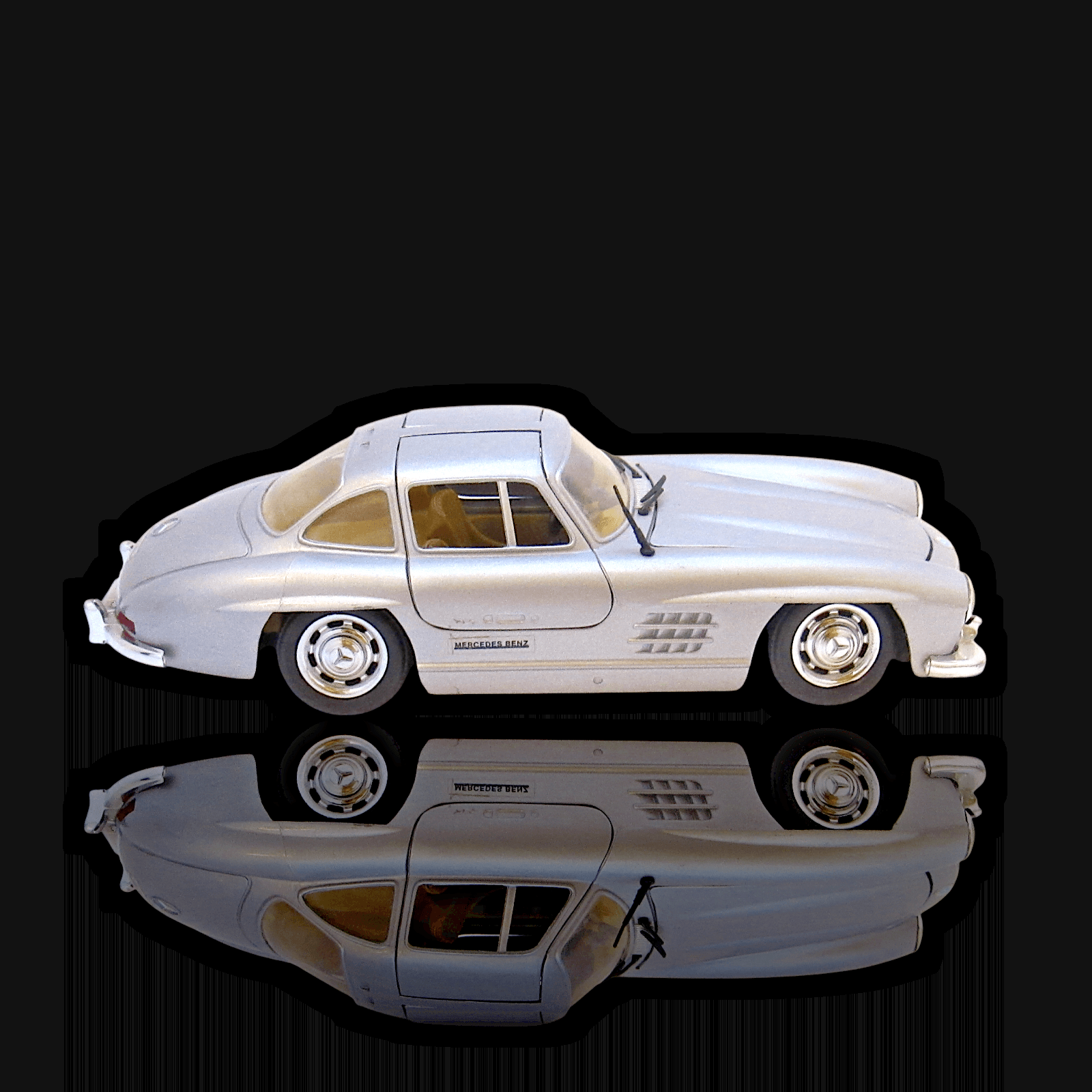 Bburago 1954 Mercedes Benz 300SL~ 1:24 ~ Silver Diecast Model