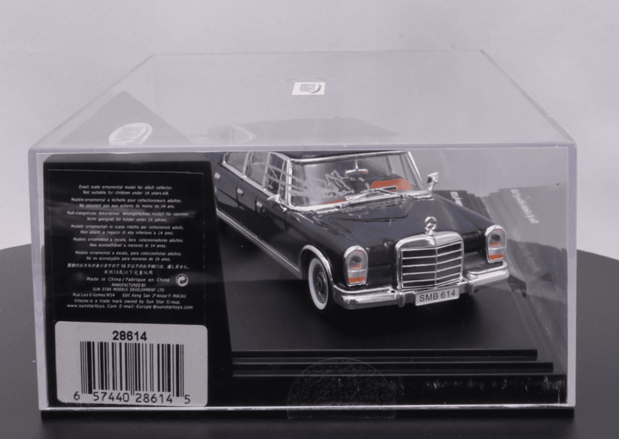 VITESSE ~ LIMITED EDITION 1964 MERCEDES-BENZ 600 LANDAULET (#0267 of 1,320) - Thumbnail 3