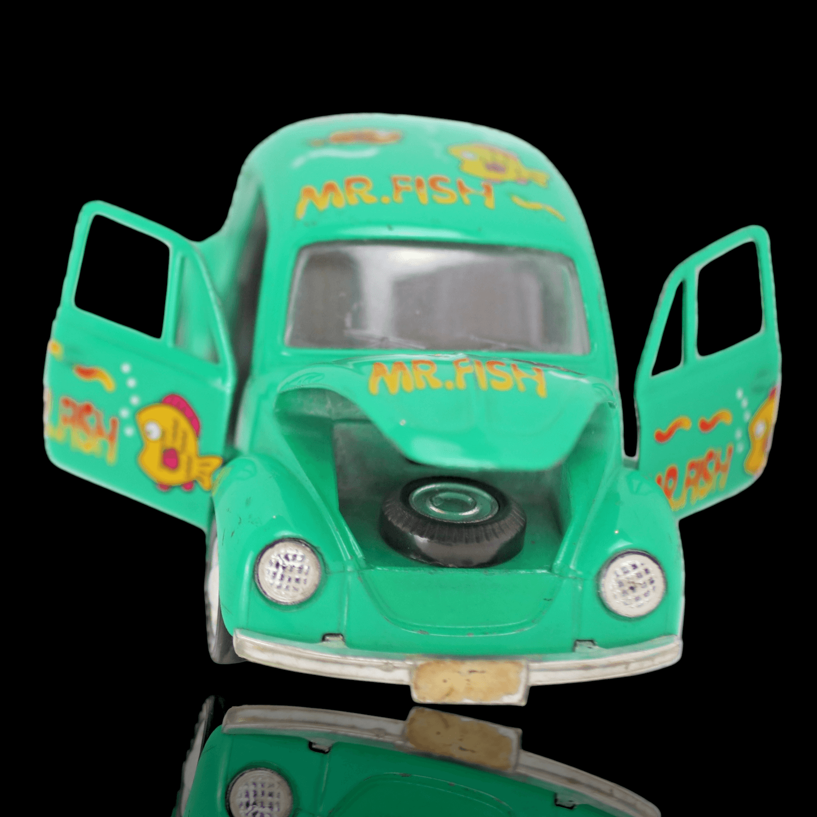 VW Beetle ~ Mr. Fish ~ SS5702 Green Diecast Toy Car 1:32 - Thumbnail 3