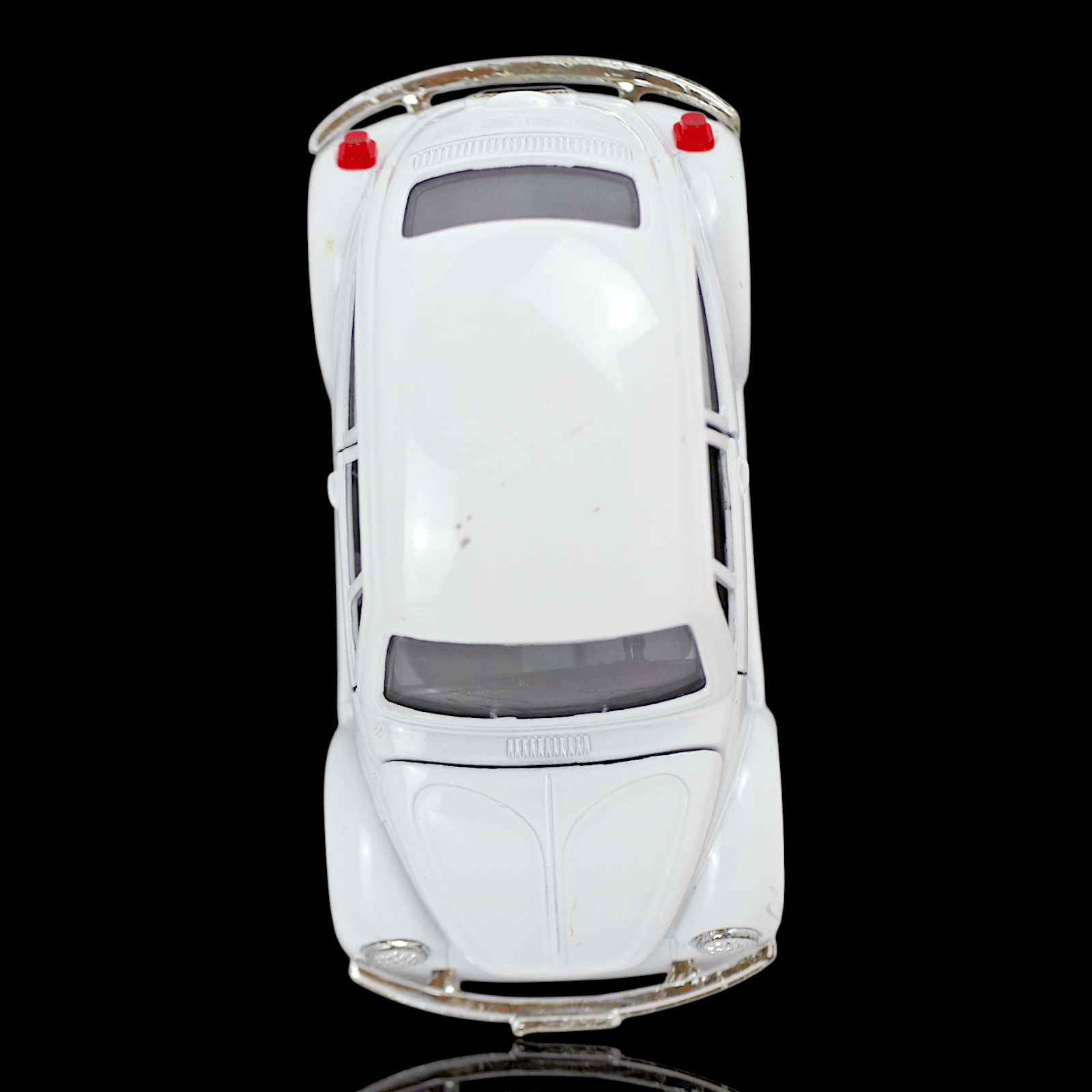1967 Volkswagen Beetle ~ White ~ Pull Back ~ Diecast Toy Car ~ 1:32 - Thumbnail 2