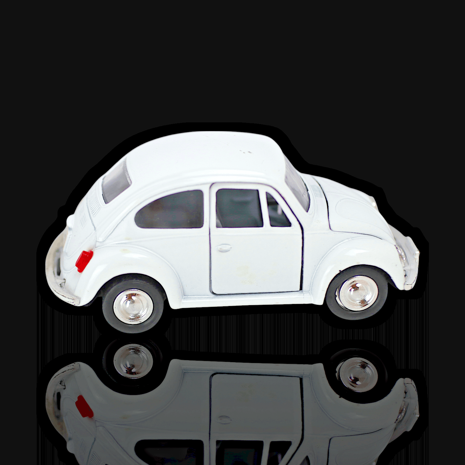 1967 Volkswagen Beetle ~ White ~ Pull Back ~ Diecast Toy Car ~ 1:32