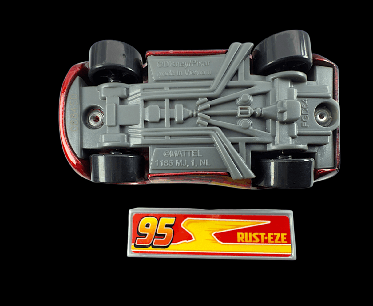 Disney Pixar Cars ~ 2016 Lightning McQueen #95 Rust-Eze Red ~ 1:55 Diecast - Thumbnail 8