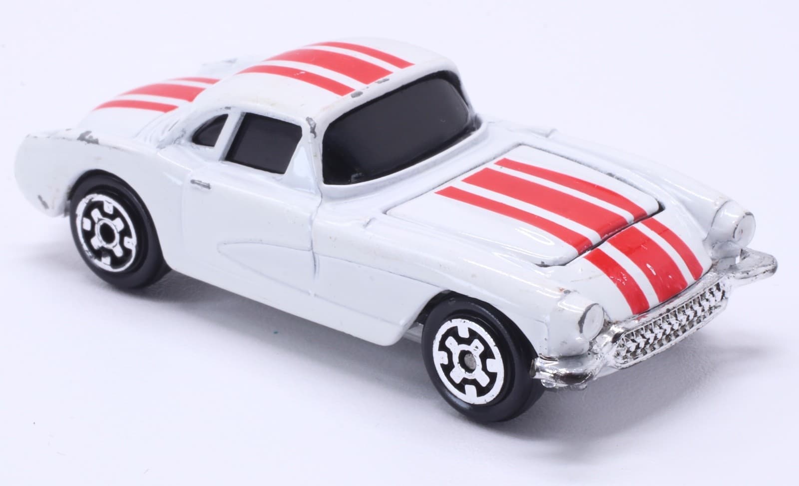 VINTAGE Kidco 1957 CHEVROLET CORVETTE ~ White Red Stripes 1:64 Diecast HK