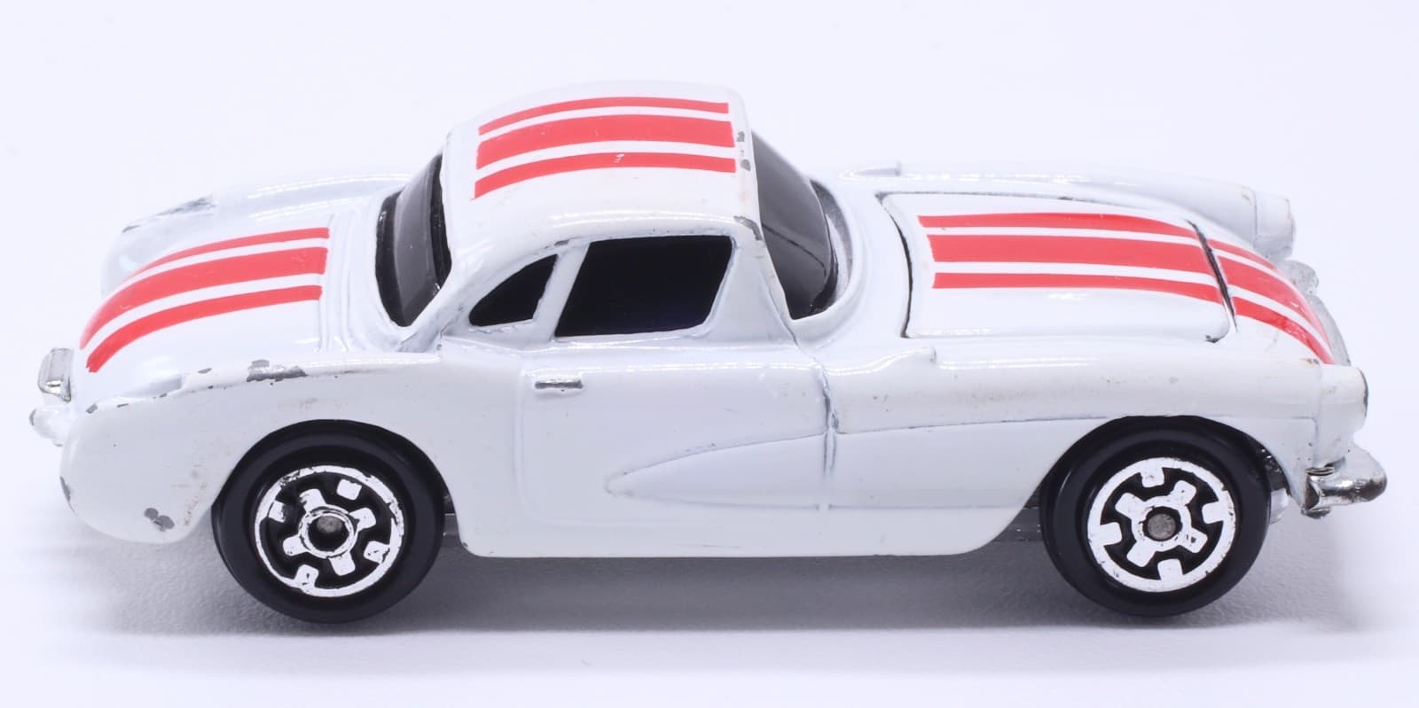 VINTAGE Kidco 1957 CHEVROLET CORVETTE ~ White Red Stripes 1:64 Diecast HK - Thumbnail 3