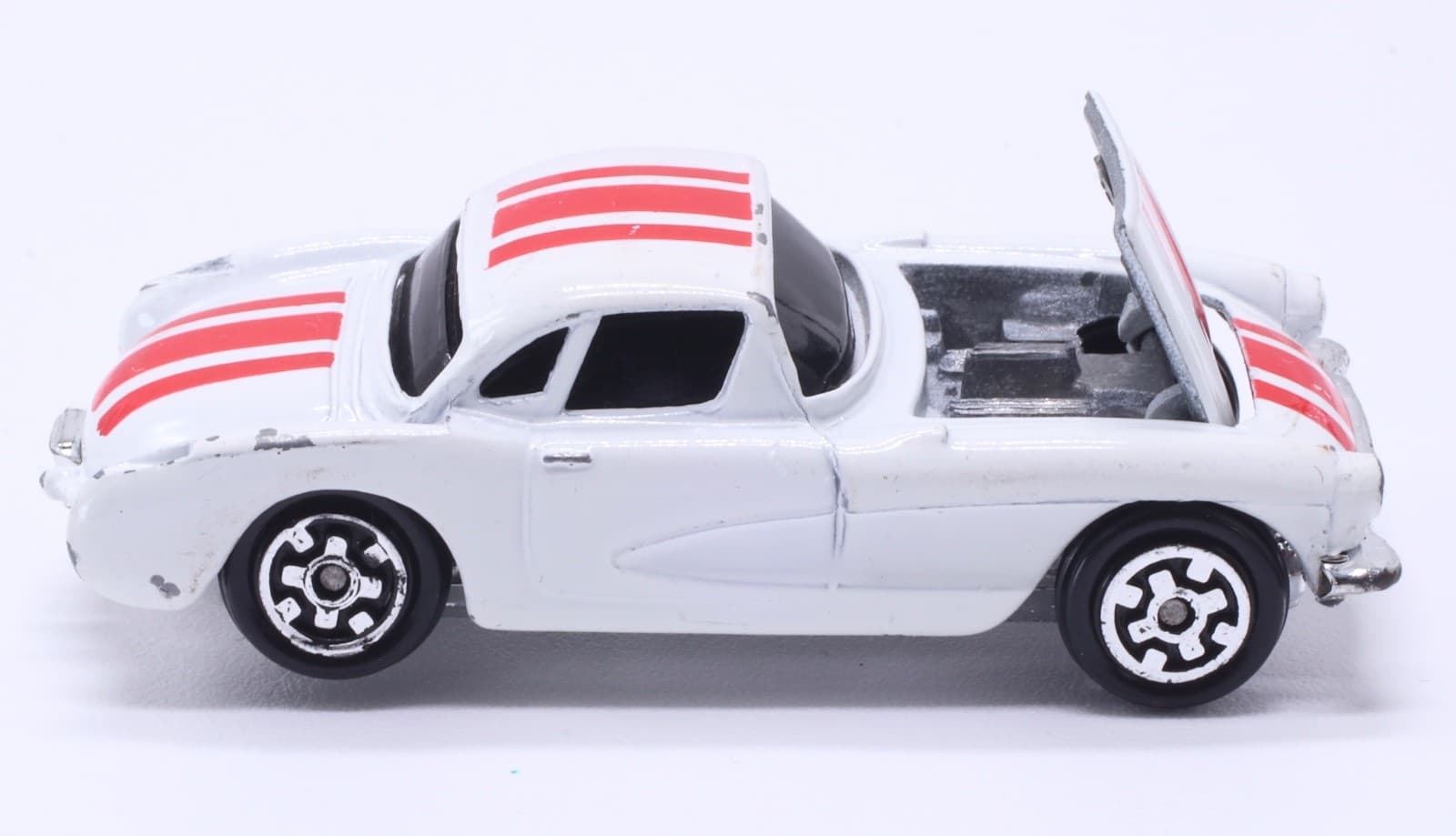 VINTAGE Kidco 1957 CHEVROLET CORVETTE ~ White Red Stripes 1:64 Diecast HK - Thumbnail 10