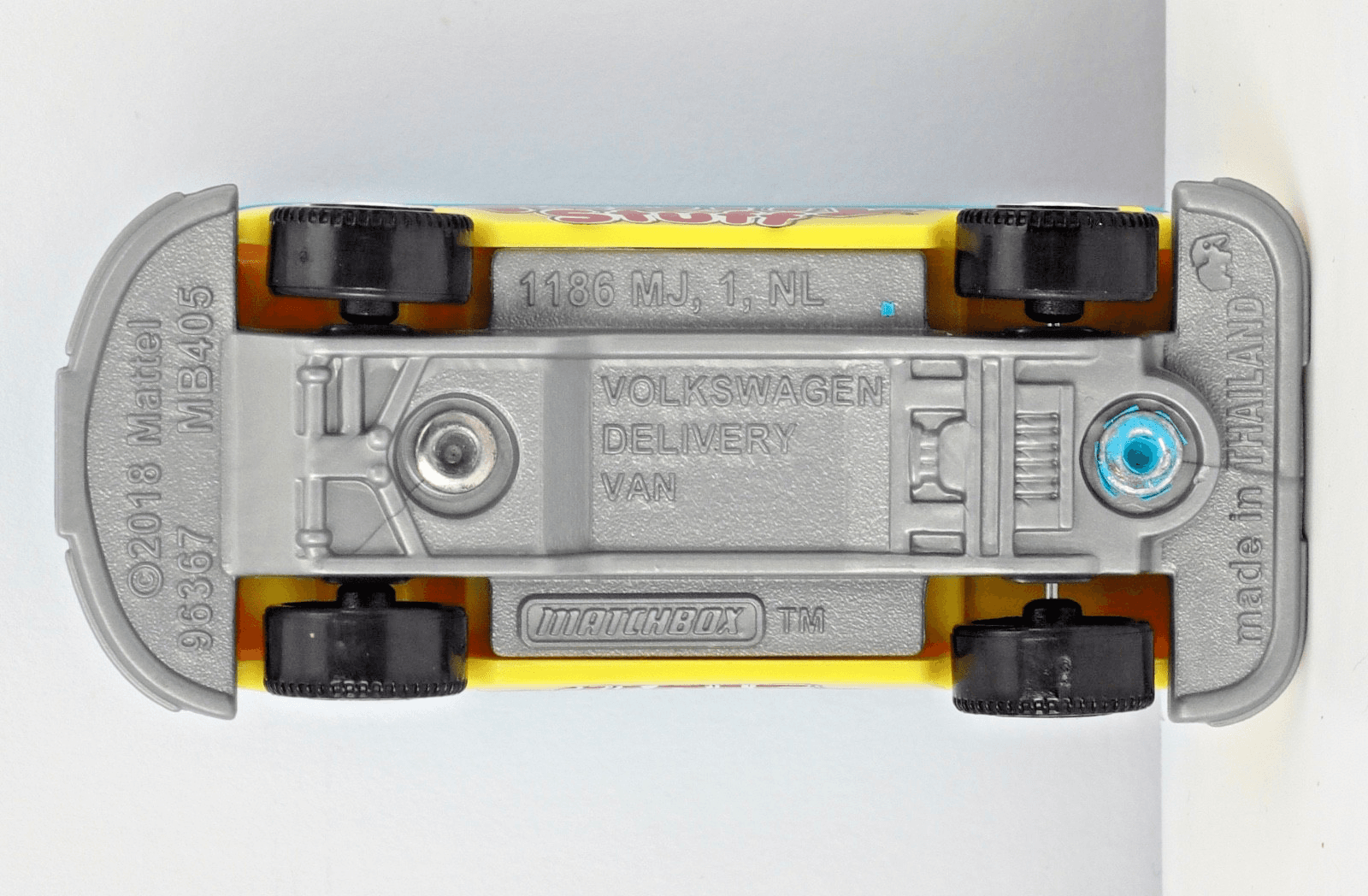 Matchbox 2024 VOLKSAWGEN DELIVERY VAN ~ Candy Series 4/6 ~ 1:16 Diecast - Thumbnail 6