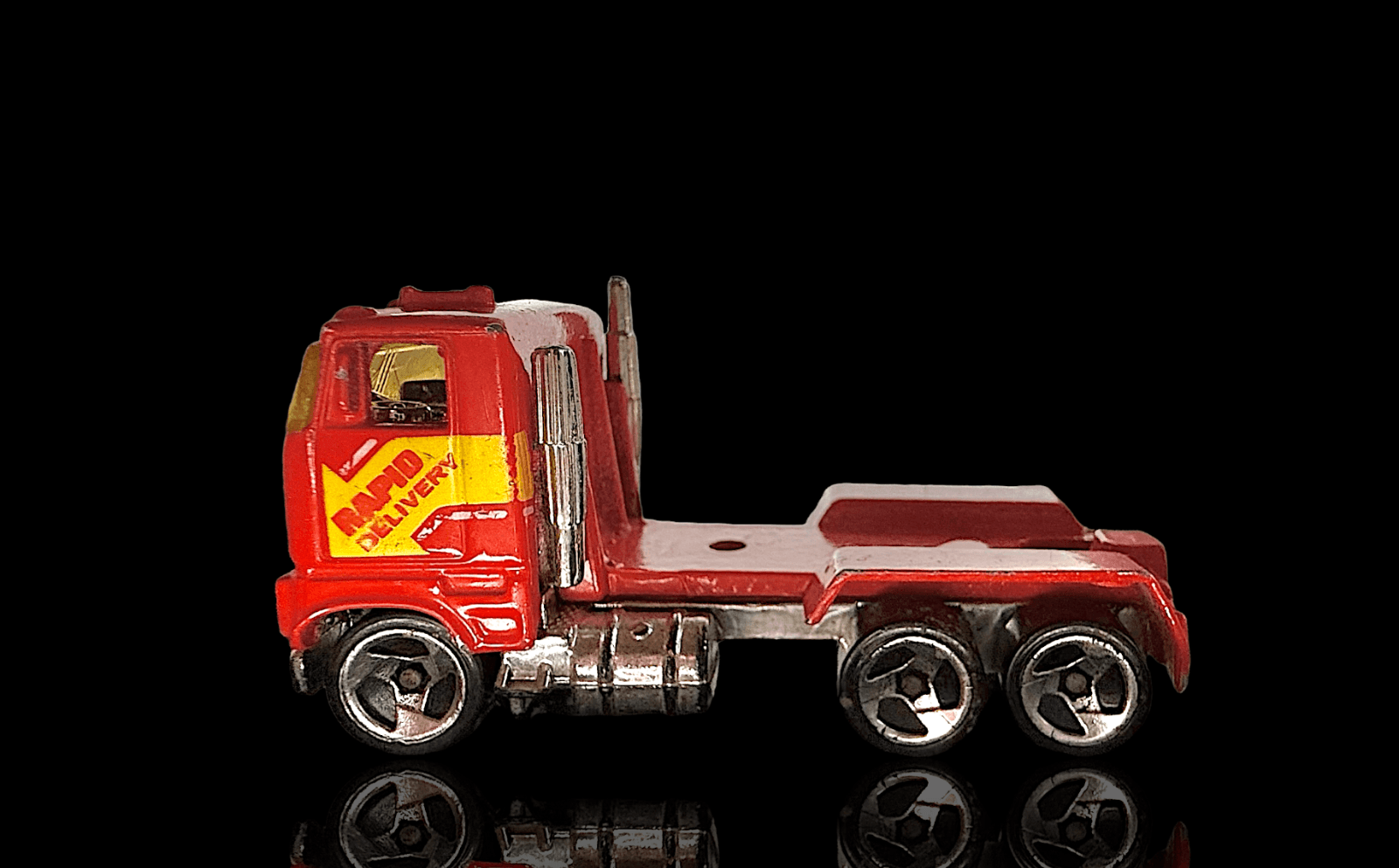 Hot Wheels 1981 Rapid Delivery Semi Truck ~ Vintage