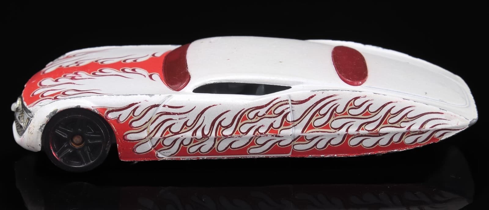 2009 Hot Wheels Mystery Series ~ GANGSTER GRIN ~ White Red Flames 1/64 Diecast - Thumbnail 4