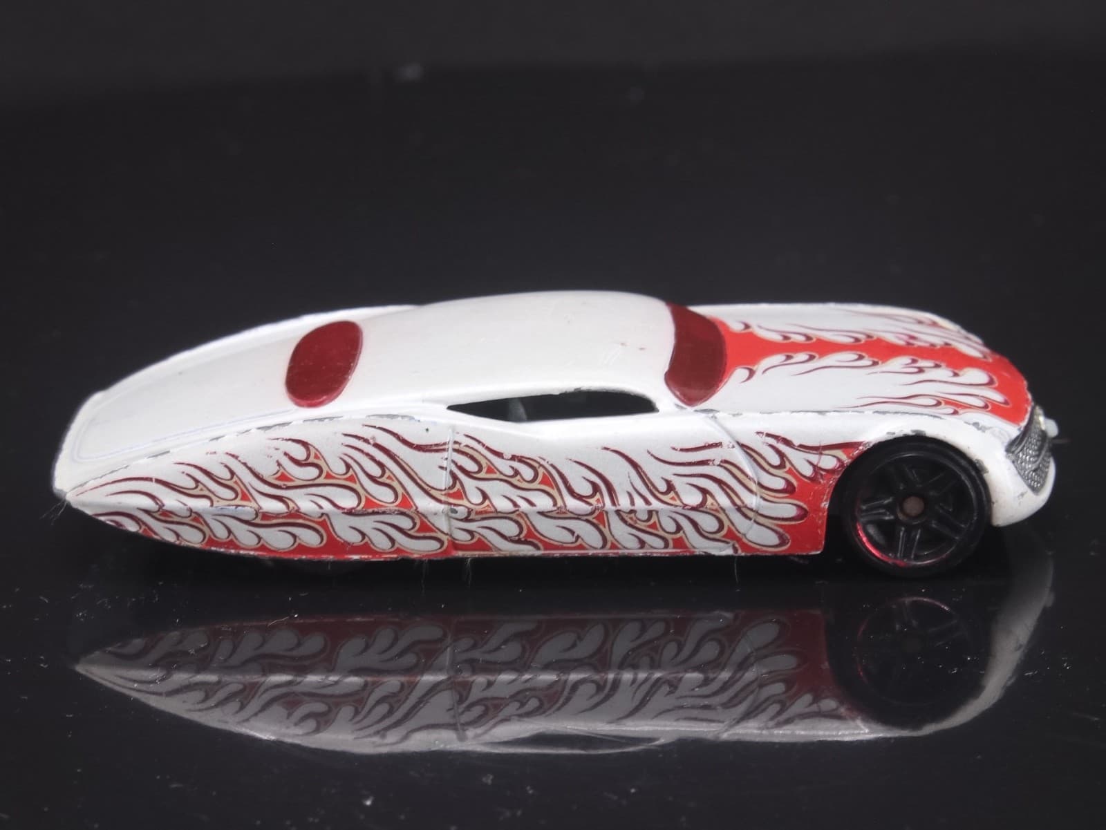 2009 Hot Wheels Mystery Series ~ GANGSTER GRIN ~ White Red Flames 1/64 Diecast - Thumbnail 3