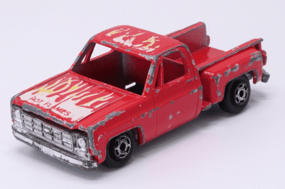 Yat Ming ~ 1979 CHEVROLET STEPSIDE PICKUP ~ Red 1:64 Diecast Hong Kong - Thumbnail 2