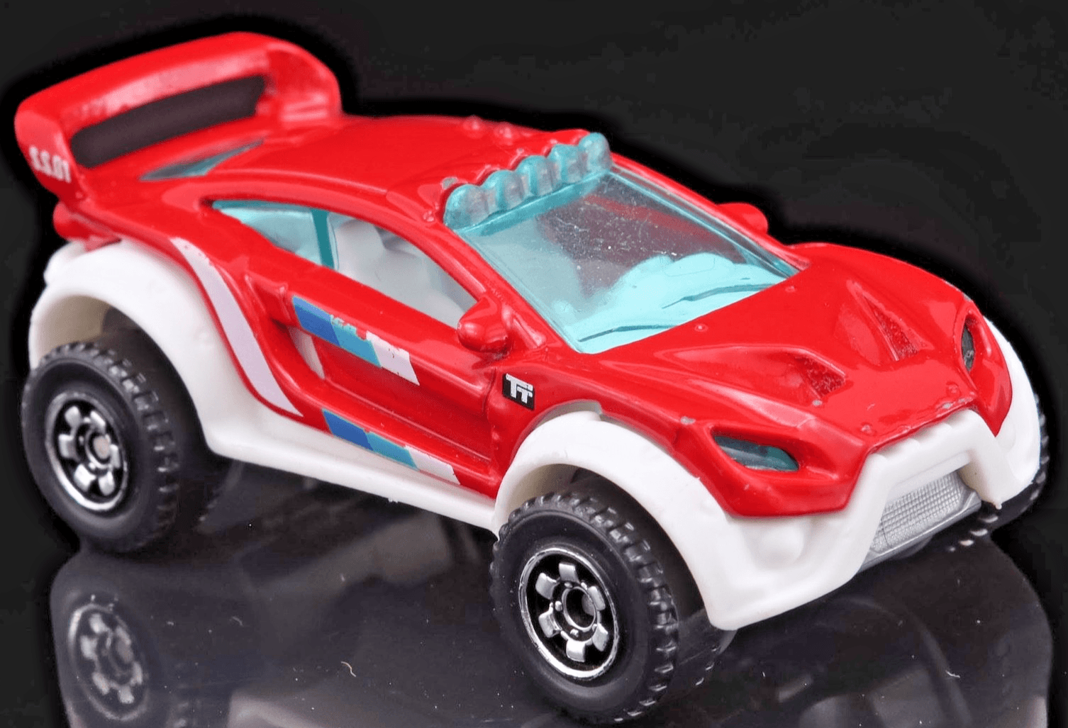 2012 Matchbox ~ TERRAIN TROUNCER 4X4 ~ Red 1:64 Diecast