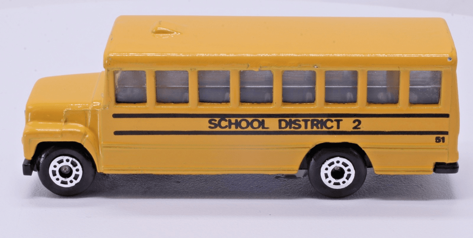VINTAGE 1985 Matchbox ~ INTERNATIONAL SCHOOL BUS District 2 ~ Yelloiw 1:95 - Thumbnail 4