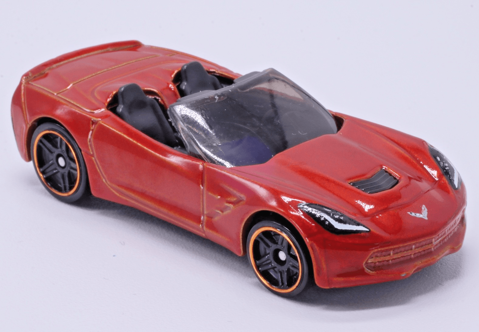 2019 Hot Wheels ~ 2014 CORVETTE STINGRAY CONVERTIBLE ~ 1/64 Diecast