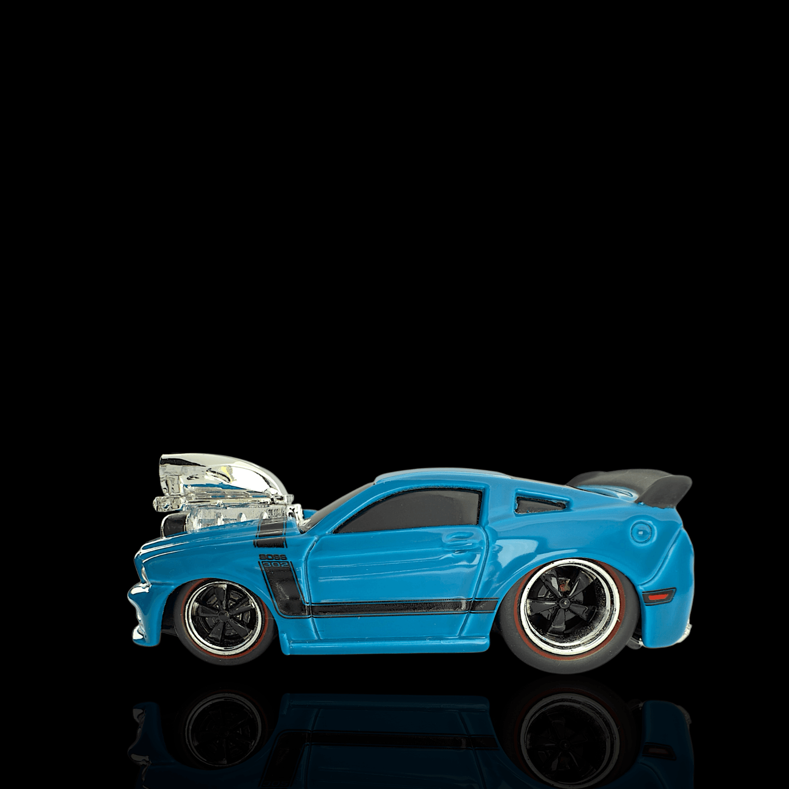 Maisto Muscle Machines 2013 Ford Mustang Boss 302 ~ Series 3 ~ #16 - Thumbnail 2