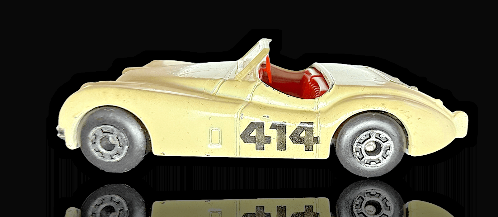 Matchbox ~ 1984 Jaguar XK 120 ~ Cream coloured ~ Diecast 1/64 - Thumbnail 2
