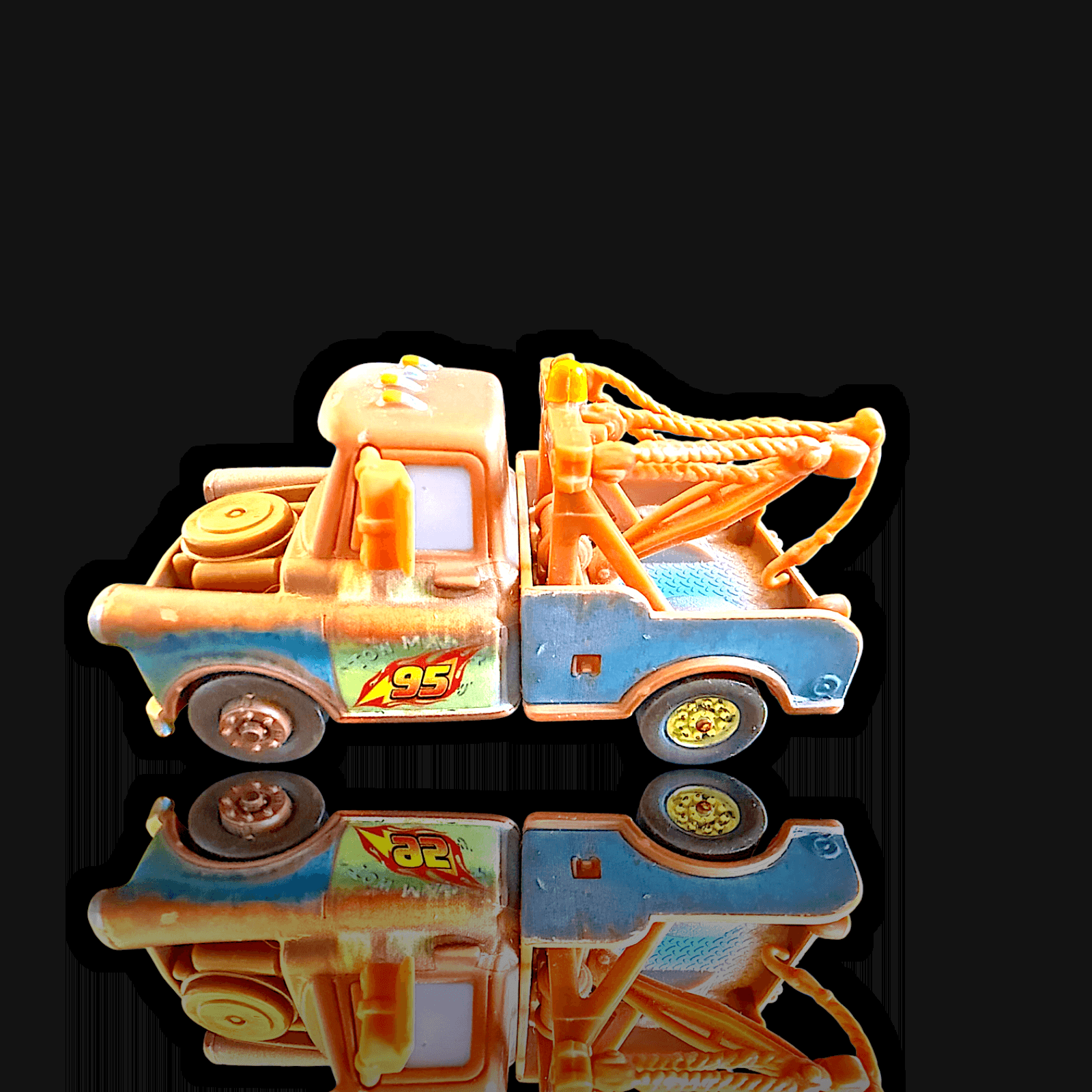 Disney Pixar Cars 2 ~ TOW MATER #95 ~ Diecast 1:55 - Thumbnail 4