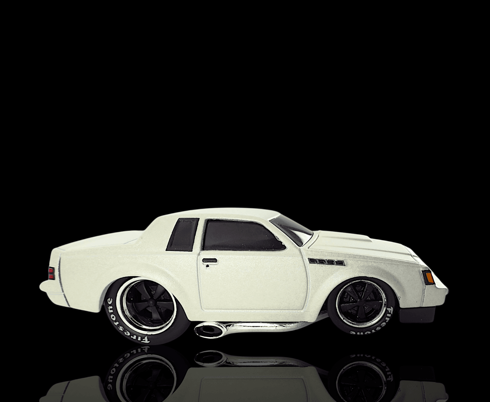 Maisto Muscle Machines 1987 Buick GNX Pearl White 1/64 Diecast Car