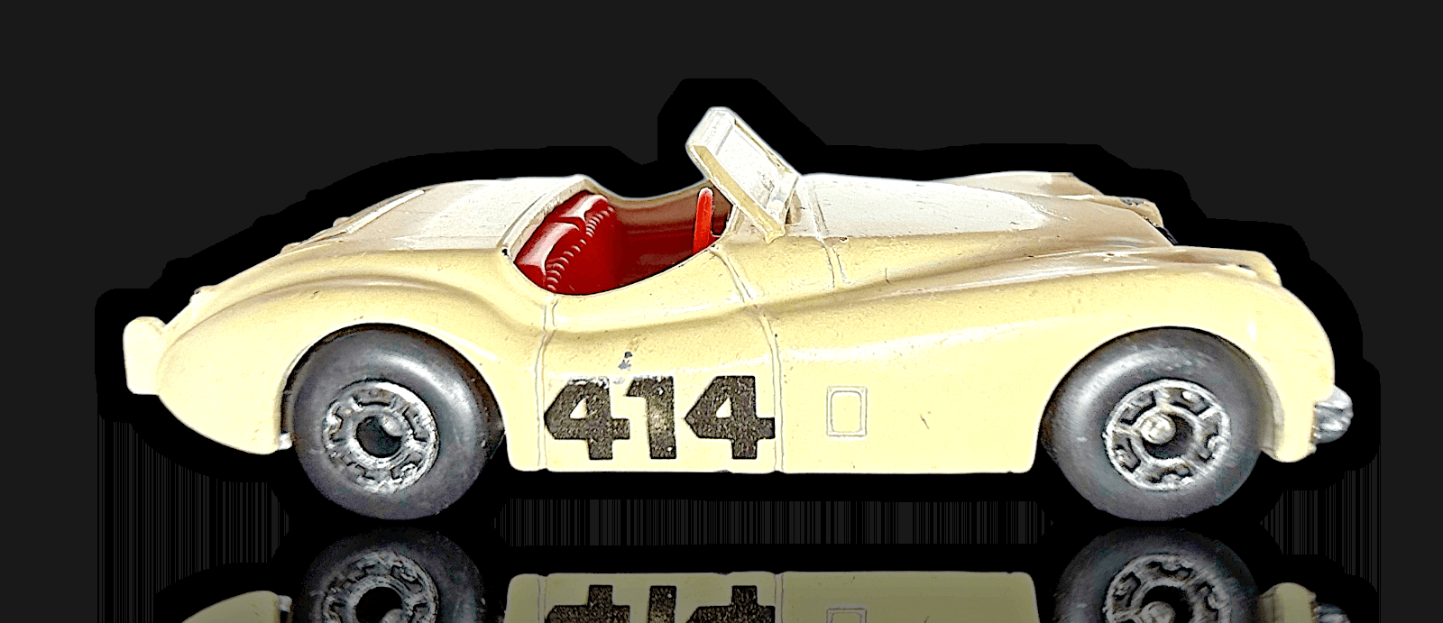 Matchbox ~ 1984 Jaguar XK 120 ~ Cream coloured ~ Diecast 1/64