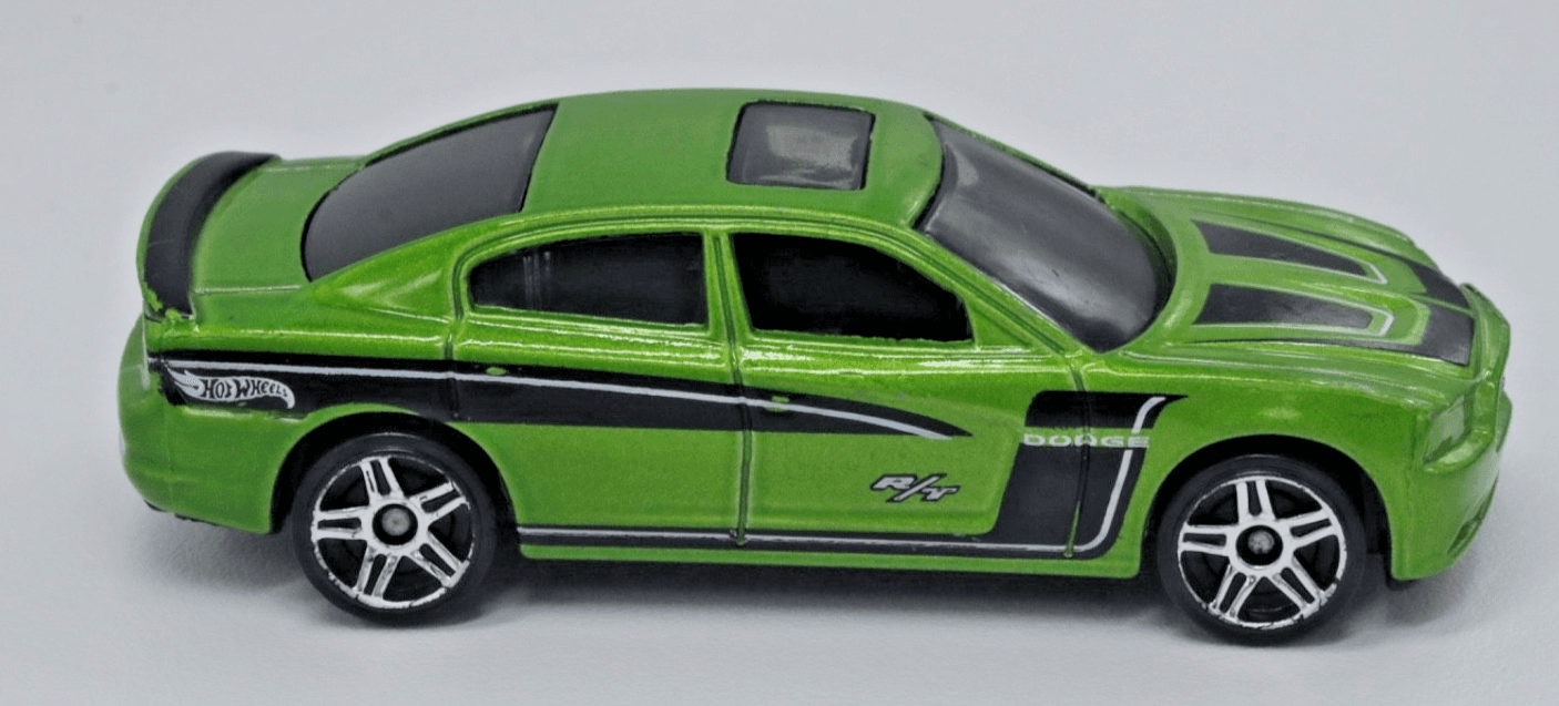 Hot Wheels ~ 2011 DODGE CHARGER R/T ~ Green 1/64 Diecast - Thumbnail 3