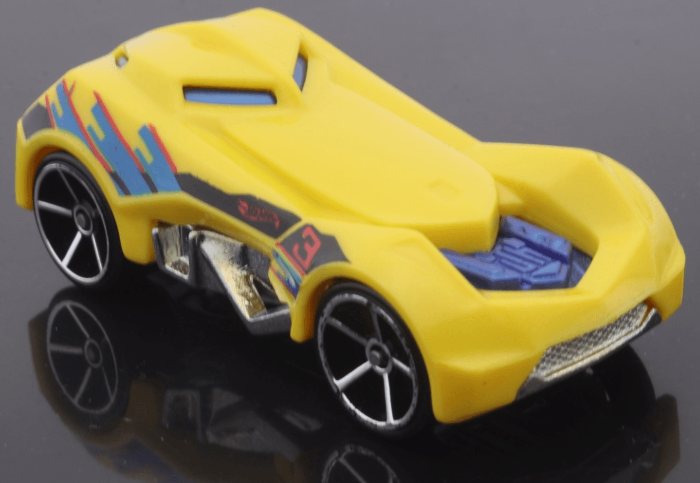 2016 Hot Wheels Multipack Exclusive ~ RD-03 ~ Racing Drones Yellow 1:64 Diecast