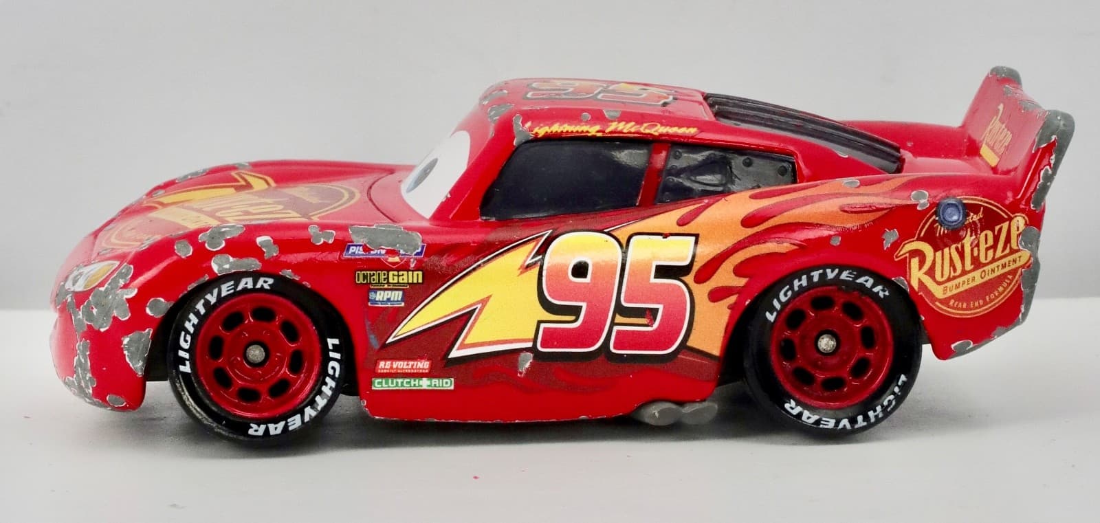 Mattel Disney Pixar Cars ~ LIGHTNING MCQUEEN RUST-EZE #95 ~ 1:55 Diecast Toy - Thumbnail 2