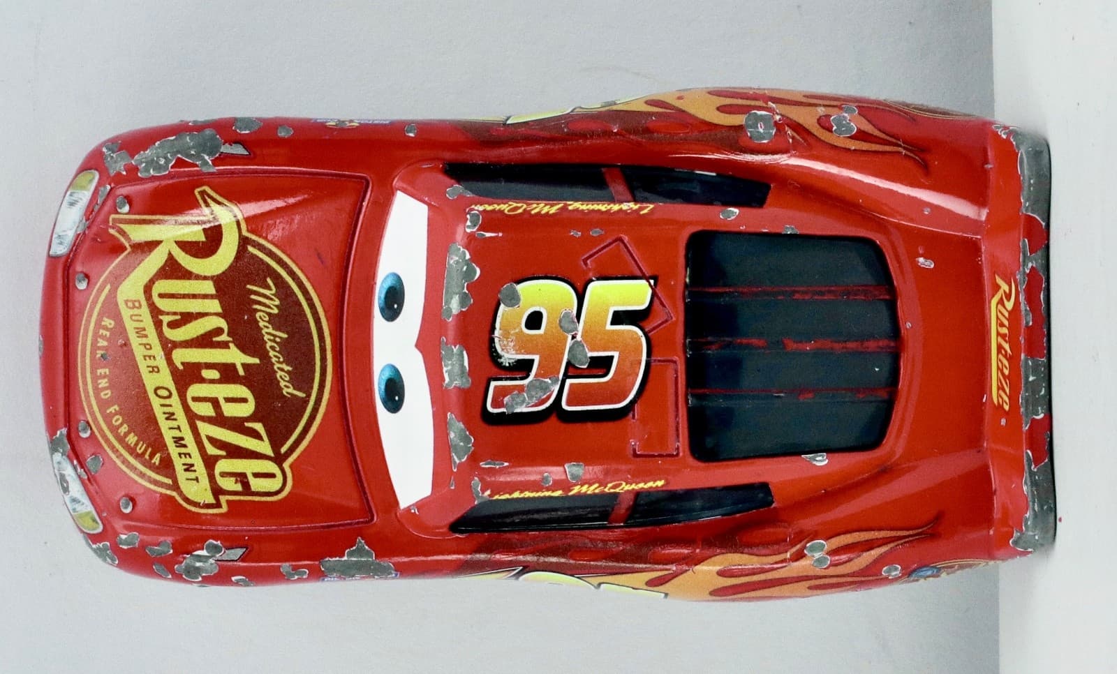 Mattel Disney Pixar Cars ~ LIGHTNING MCQUEEN RUST-EZE #95 ~ 1:55 Diecast Toy - Thumbnail 3