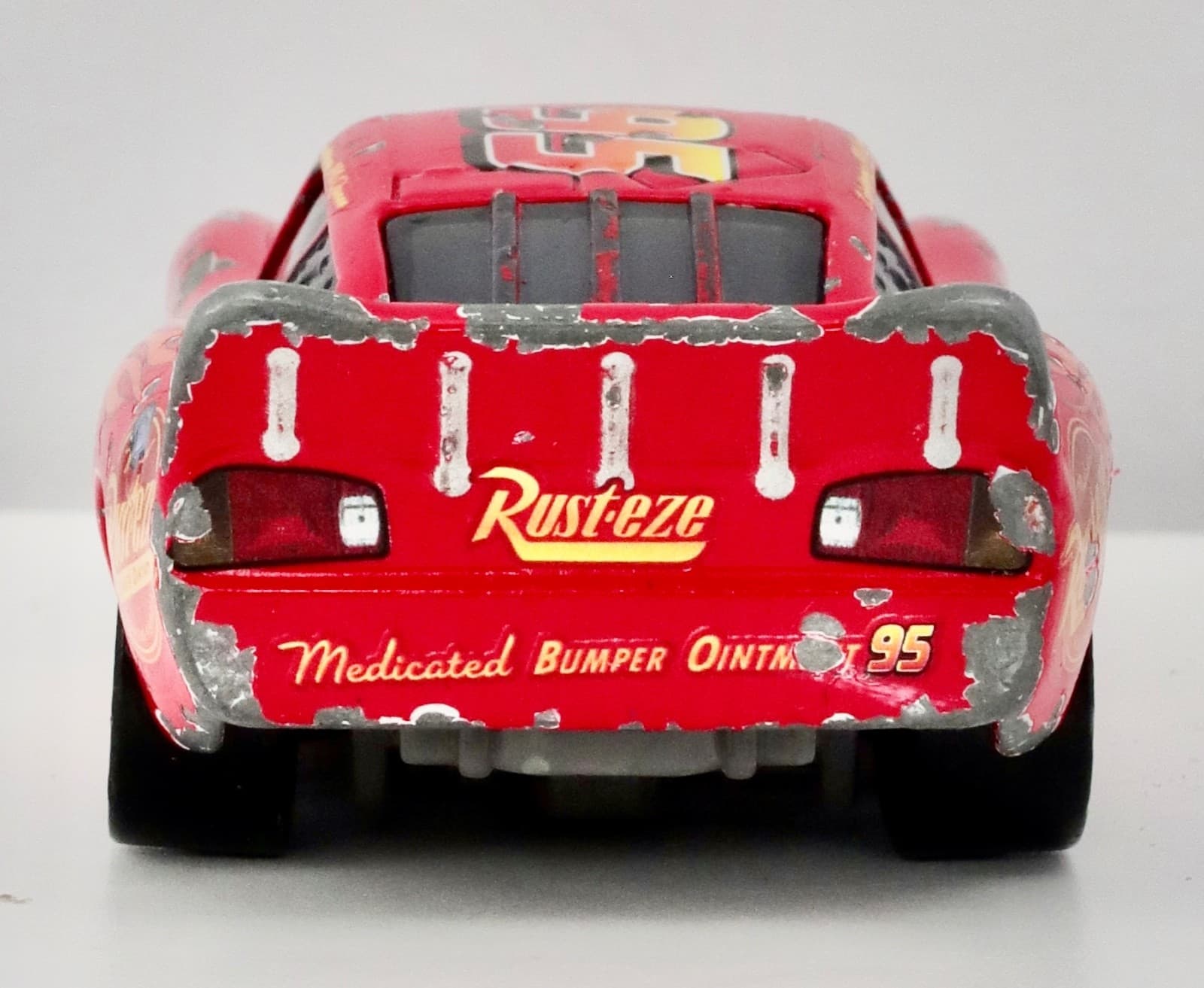 Mattel Disney Pixar Cars ~ LIGHTNING MCQUEEN RUST-EZE #95 ~ 1:55 Diecast Toy - Thumbnail 4