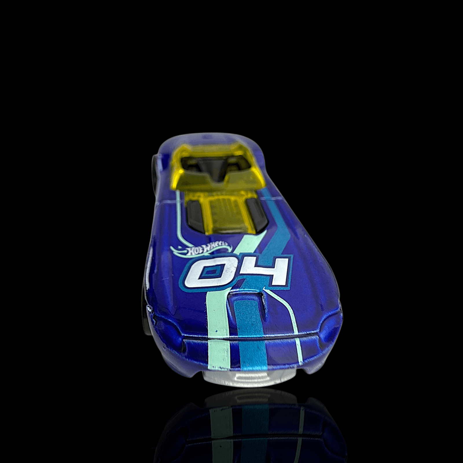 Hot Wheels 2013 Race Corvette Grand Sport Roadster 1st Edition - Thumbnail 3