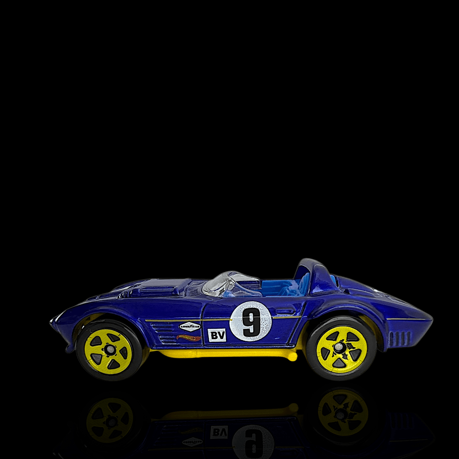 Hot Wheels 2013 Race Corvette Grand Sport Roadster 1st Edition - Thumbnail 2