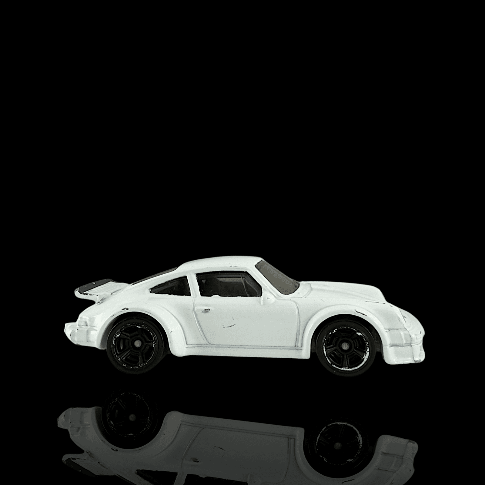 Hot Wheels 2014 Porsche 934 Turbo RSR ~ White Diecast Sports Car - Thumbnail 4