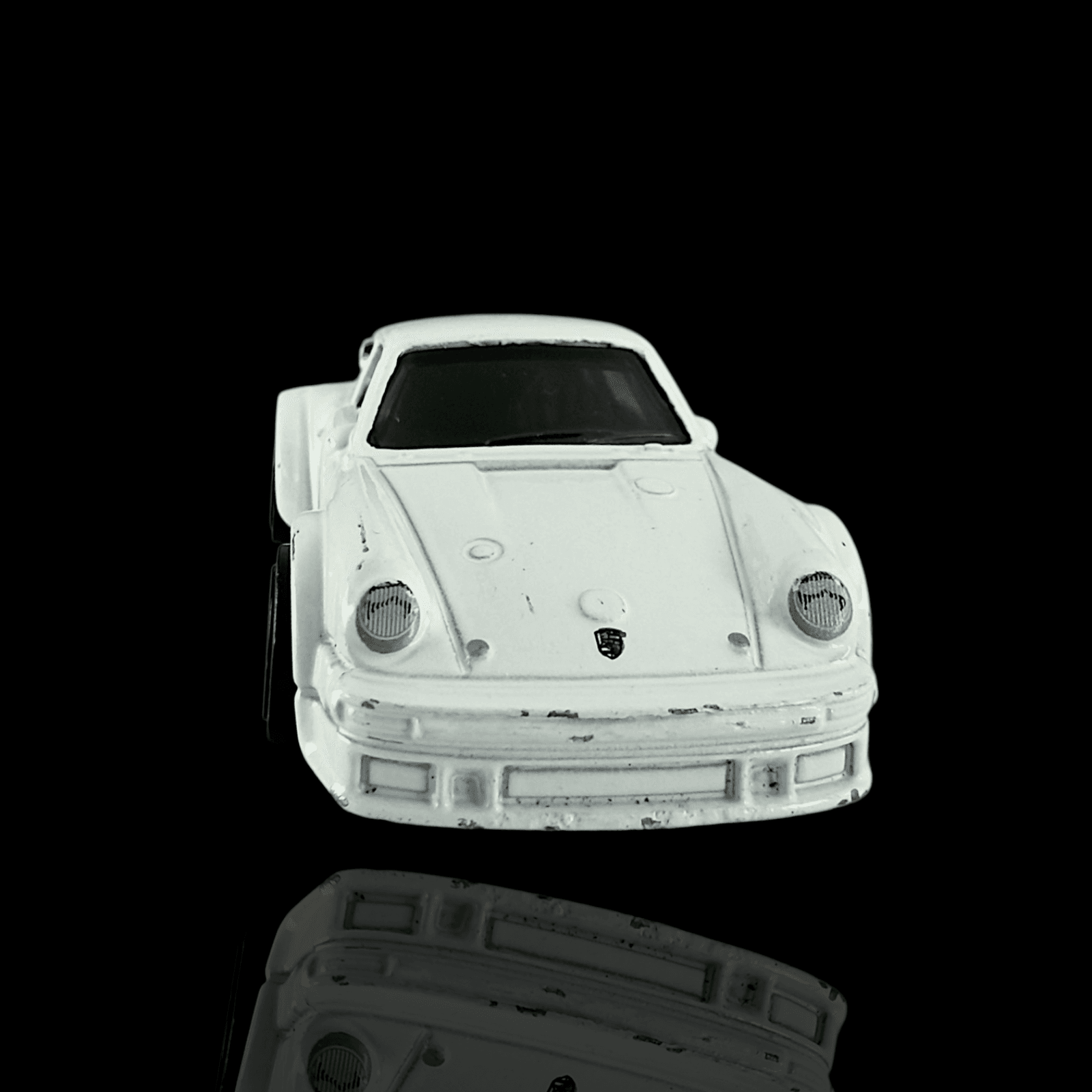 Hot Wheels 2014 Porsche 934 Turbo RSR ~ White Diecast Sports Car - Thumbnail 6