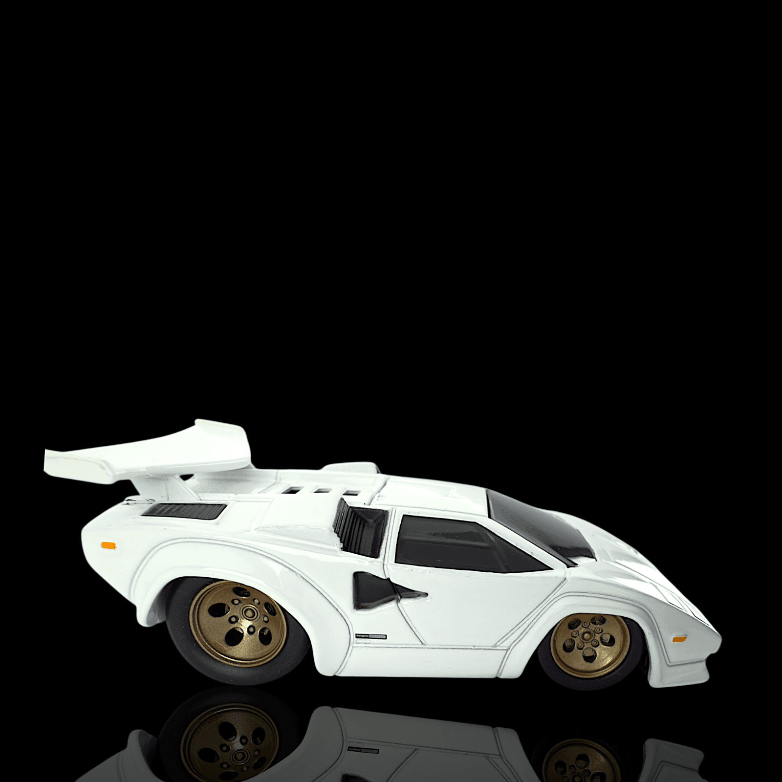 MAISTO MUSCLE MACHINES 2022 LAMBORGHINI COUNTACH ~ SERIES 3 ~ #17